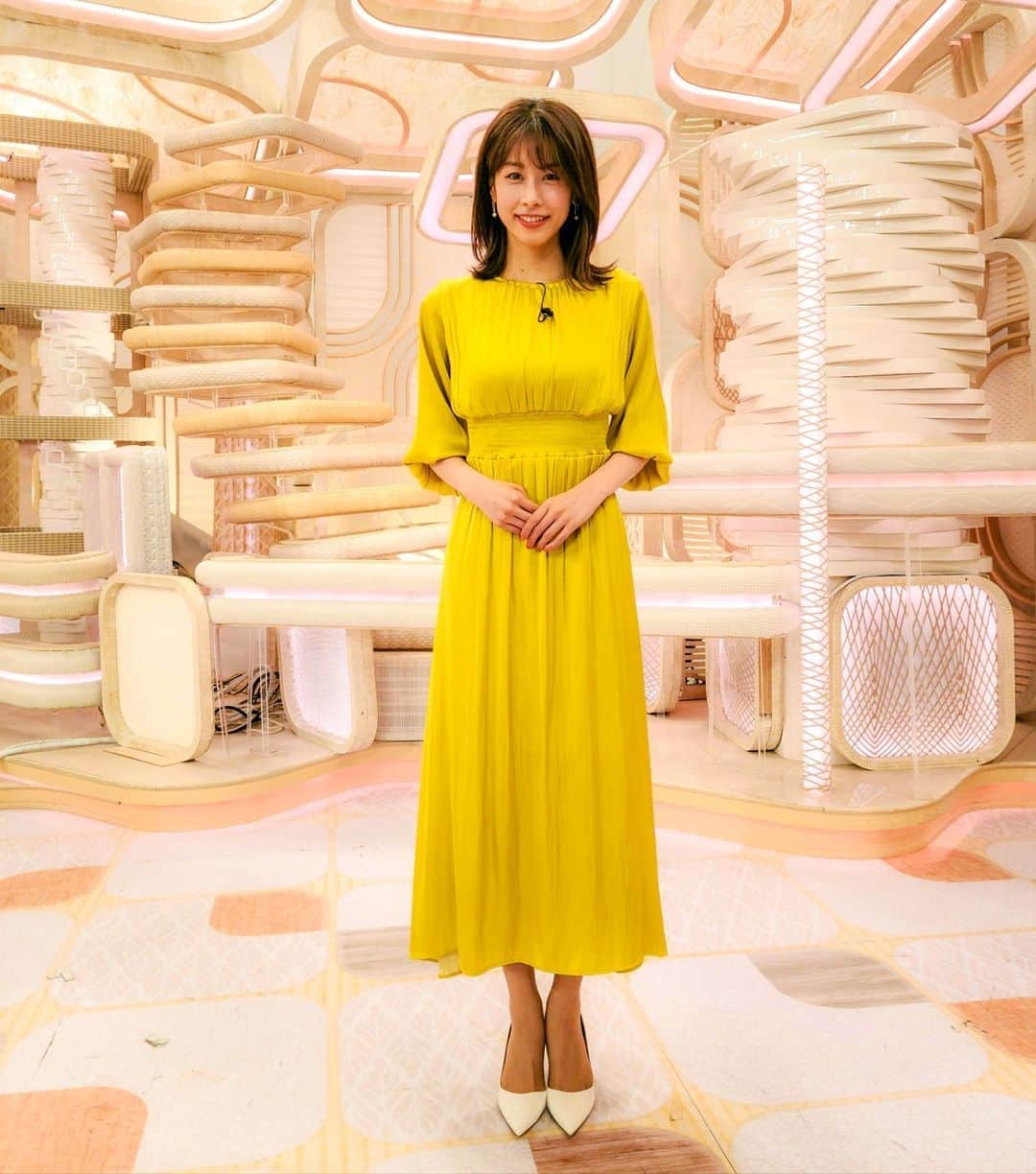 フジテレビ「プライムニュース イブニング」さんのインスタグラム写真 - (フジテレビ「プライムニュース イブニング」Instagram)「Live News it!（ #イット ）は⠀ 16時50分スタートです！⠀ ⠀ ●列島で賑わい…コロナ下の #4連休⠀ ●どうなる？新婚生活に #60万円補助⠀ ●花嫁応援！#篠原ともえ リモート撮影⠀ ●危険度増大！ #スズメバチ巨大な巣⠀ ⠀ きょうは「 #敬老の日 」、⠀ #感謝の気持ち を込めてイット！もお伝えします。⠀ ⠀ #イット⠀ ⠀ #加藤綾子 @ayako_kato.official⠀ #風間晋⠀ #木村拓也 @takuya.kimura0801⠀ #佐々木恭子⠀ ⠀ #佐々木かをり⠀ ⠀ #ガチャピン⠀ #三井良浩⠀ ⠀ #荘口彰久⠀ #新美有加⠀ ⠀ #海老原優香⠀ #安宅晃樹⠀ ⠀ #フジテレビ⠀ #アナウンサー⠀ ⠀ 公式HP：https://www.fujitv.co.jp/livenews_it/⠀ FNNプライムオンライン：https://www.fnn.jp/」9月21日 16時48分 - livenews_it