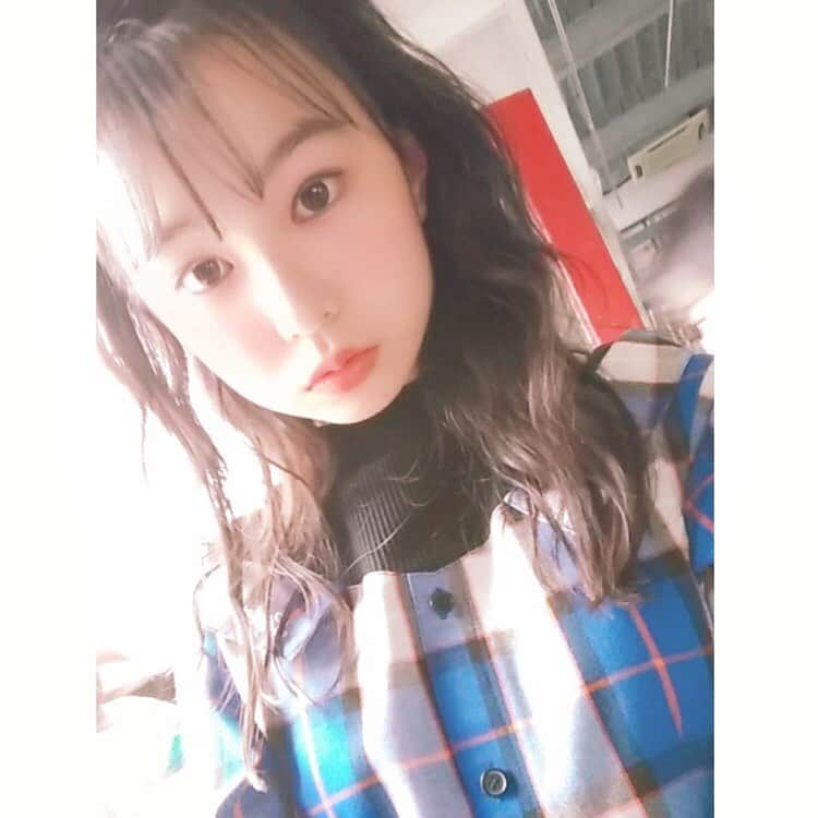 森﨑美月さんのインスタグラム写真 - (森﨑美月Instagram)「涼しくなってきた〜 そろそろ秋服の出番だね！！  大人ガーリーにもロックテイストにも挑戦したいな〜〜〜 ❤︎ ❤︎  ❤︎ #ニコプチ #プチモ #シスタージェニィ #sisterjenni #森﨑美月 #もんちゃん#秋服」9月21日 16時59分 - morisaki_mizuki_