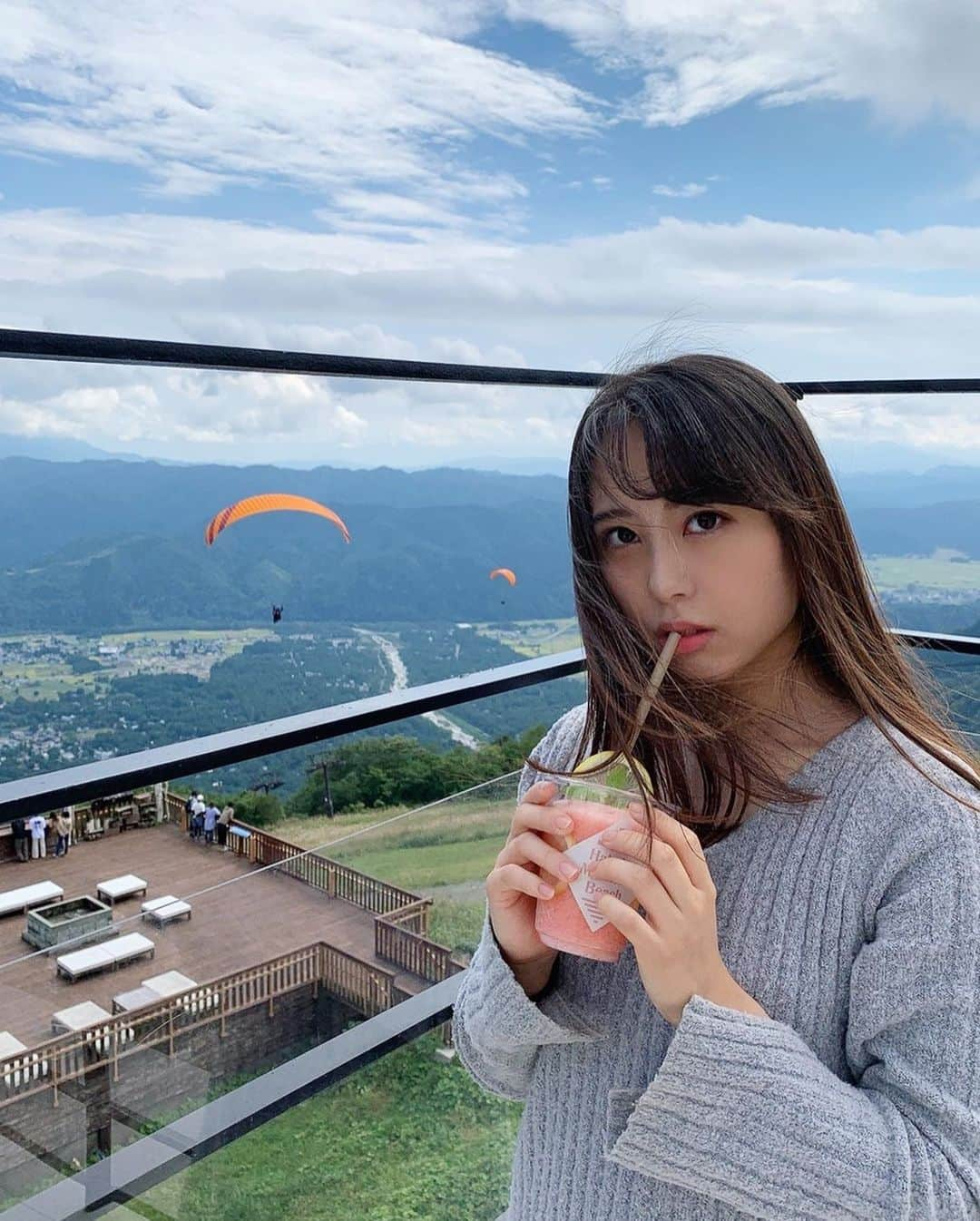 上野瑚子のインスタグラム：「大自然に癒されてきた〜✨ 美味しいもの食べて自然に癒されて来週からも頑張るぞい🥺 #5枚目謎の半目 . . . #白馬 #白馬岳 #hakuba #hakubavalley #shiroumadake #自然 #長野 #シルバーウィーク #連休 #癒し #trip #travel #nagano #インスタ映えスポット #女子旅  . . .  #ビジョビ　#天使と女神のハーフ #美女navi #ビジョフォ #ビジョラダ #美人名鑑　#美女ふぁいる #ビジョグラム #ビジョビジョ #美女の宅急便 #被写体 #読モ #サロモ #サロンモデル」