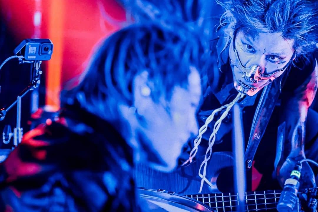 Crossfaithさんのインスタグラム写真 - (CrossfaithInstagram)「Other killer snaps from 'SPECIES VIRTUAL WORLD TOUR - OPEN THE DIMENSIONS’!  What was your favorite part of this virtual show?  If you haven't checked it, it's still available here: https://tokyosessions.com/  「SPECIES VIRTUAL WORLD TOUR - OPEN THE DIMENSIONS」ライブ写真を公開！  明日23時59分まで見逃し配信も視聴可能です。通常・限定Tシャツ付きチケットも明日22時まで購入可能なのでチェックしてみてください。  詳しくはコチラ▷ https://tokyosessions.com/  Photo by @nishimakitaichi」9月21日 17時00分 - crossfaithjapan