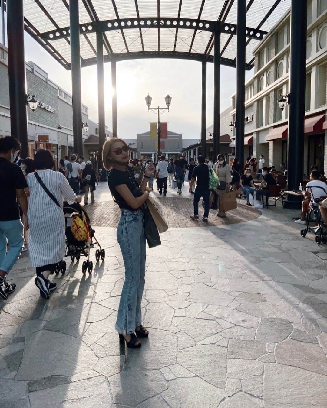えまぽち(穂波エマ)のインスタグラム：「やっと遠出して買い物してはぴはぴ🛍」