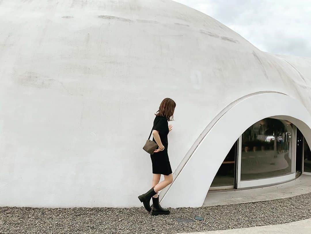 ree_mstorynさんのインスタグラム写真 - (ree_mstorynInstagram)「#ここはどこでしょう  とっても不思議なフォルムの建物で ほうとう堪能してきました 馬刺しも美味しかったです ・ ・ #ほうとう不動 #hotohudo  #ほうとう #山中湖 #山中湖ランチ #旅録 #旅行 #trip #旅行好きな人と繋がりたい #旅行好き女子 #旅行コーデ #coordinate  #fashion #黒コーデ #vsco #vscam」9月21日 17時34分 - ree_mstoryn