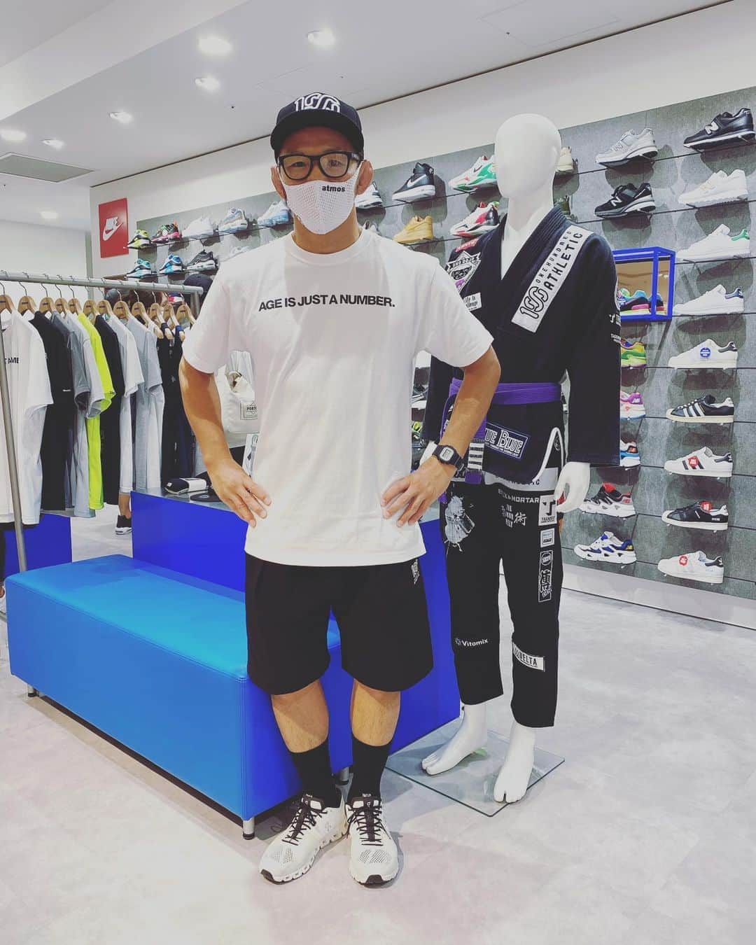 のインスタグラム：「100APOPUPSTORE @atmos_nagoya_tgm  ご来店いただきました 皆さまありがとうございました！  100APOPUPは明日までの開催です。よろしくお願いいたします。  #atmos #アトモス #宇野薫　 #onfriends #onjapan #onrunning  #onehundredathletic #100A #100athletic #unocaolshowten  #newerajapan #newera」