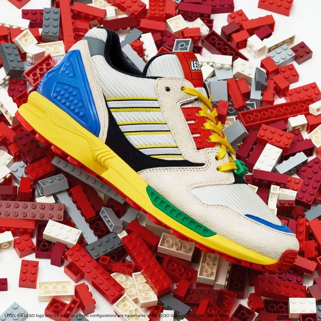 LEGOさんのインスタグラム写真 - (LEGOInstagram)「You’re never too old to play! The adidas Originals ZX 8000 LEGO sneaker launches 25.09.20.   #ATOZX #ADIDASZX #ADIDAS #LEGO」9月21日 17時37分 - lego