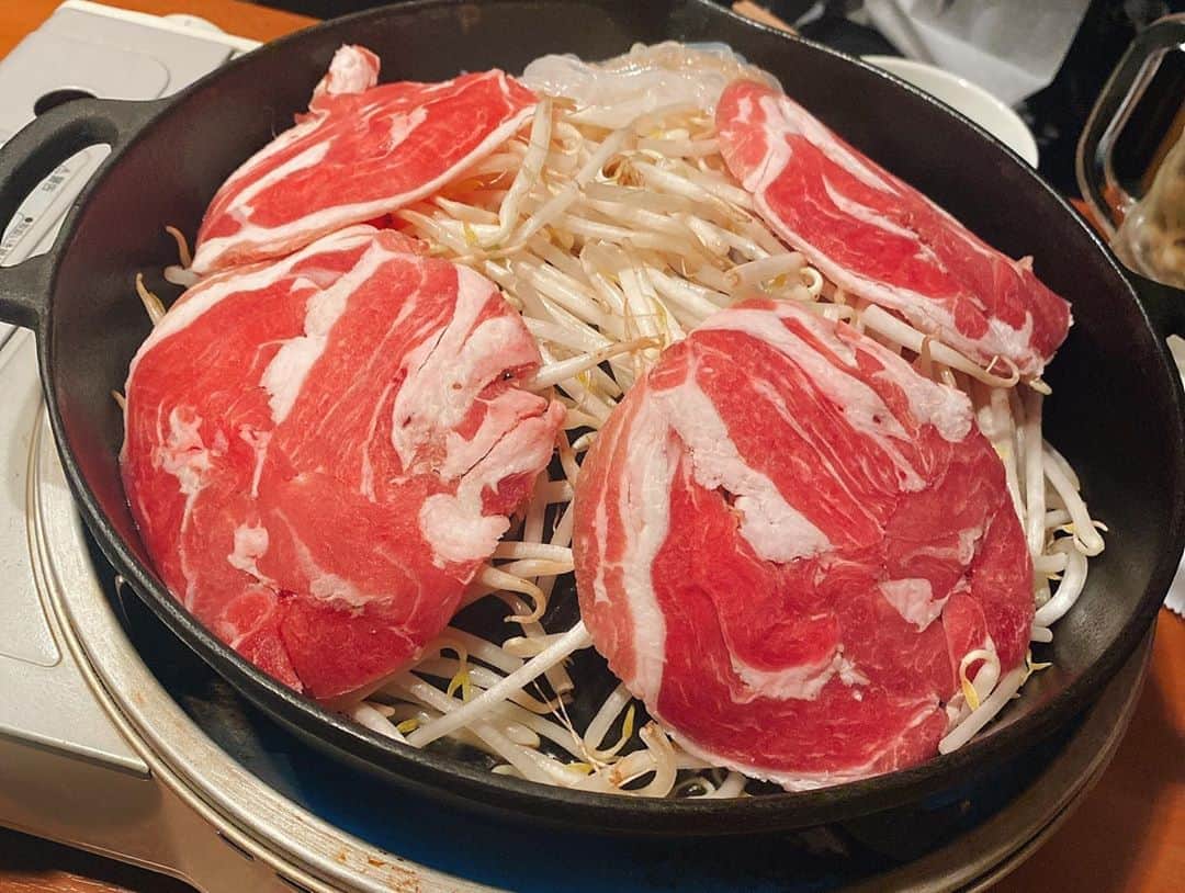 亜矢みつき（神谷充希）さんのインスタグラム写真 - (亜矢みつき（神谷充希）Instagram)「ジンギスカン焼き×しゃぶ食べ放題🐏 さいくうだたヽ(´▽｀)/ さっぱりいただけるよう！！ もち、〆のラーメンもペロリだがな👍 #ジンギスカン #ラム #焼き #しゃぶ #目黒 #羊やカブト #食べ放題 #亜矢めし散歩 #過去pic」9月21日 17時40分 - ma.yamitsuki