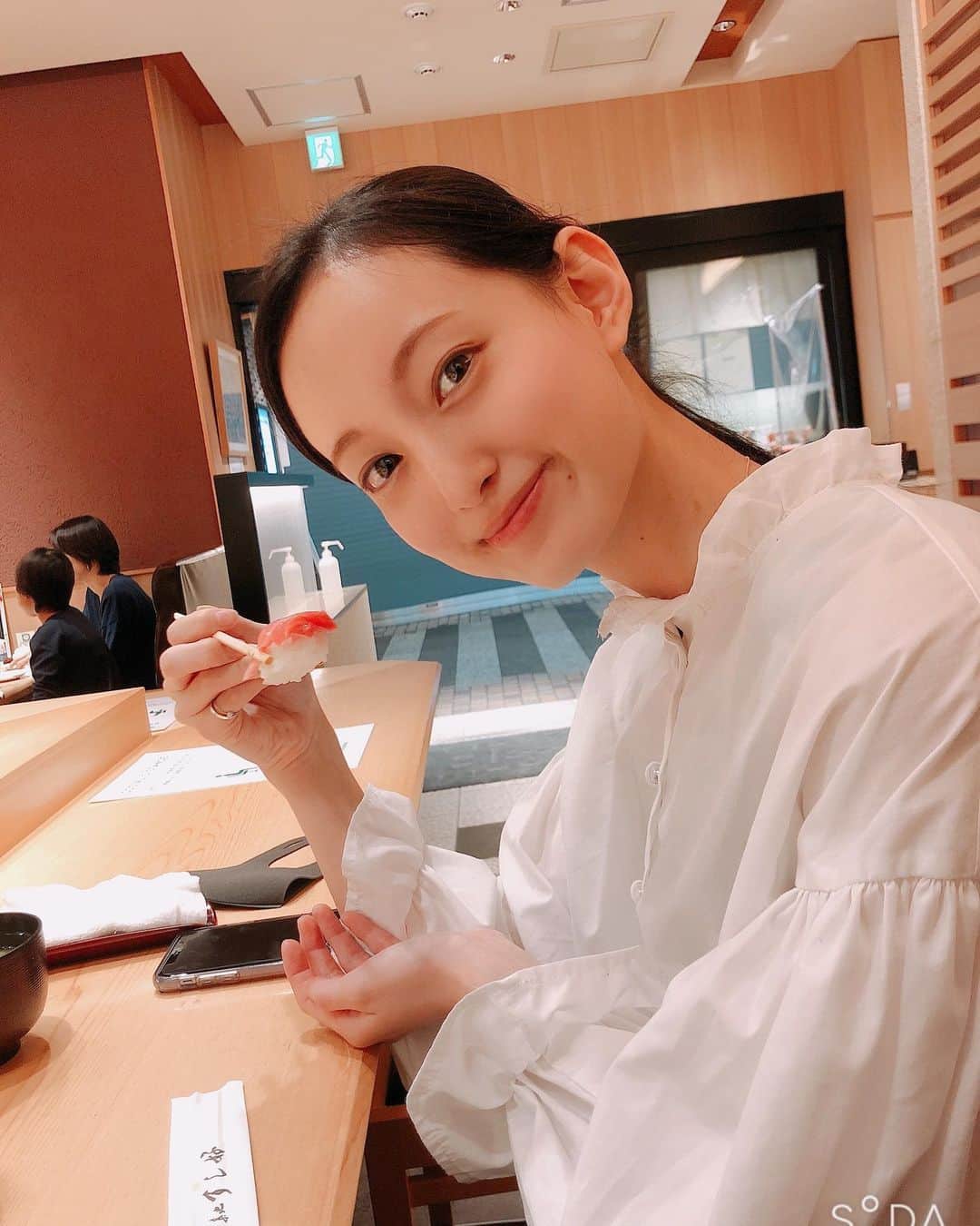 山崎美月のインスタグラム：「🍣」