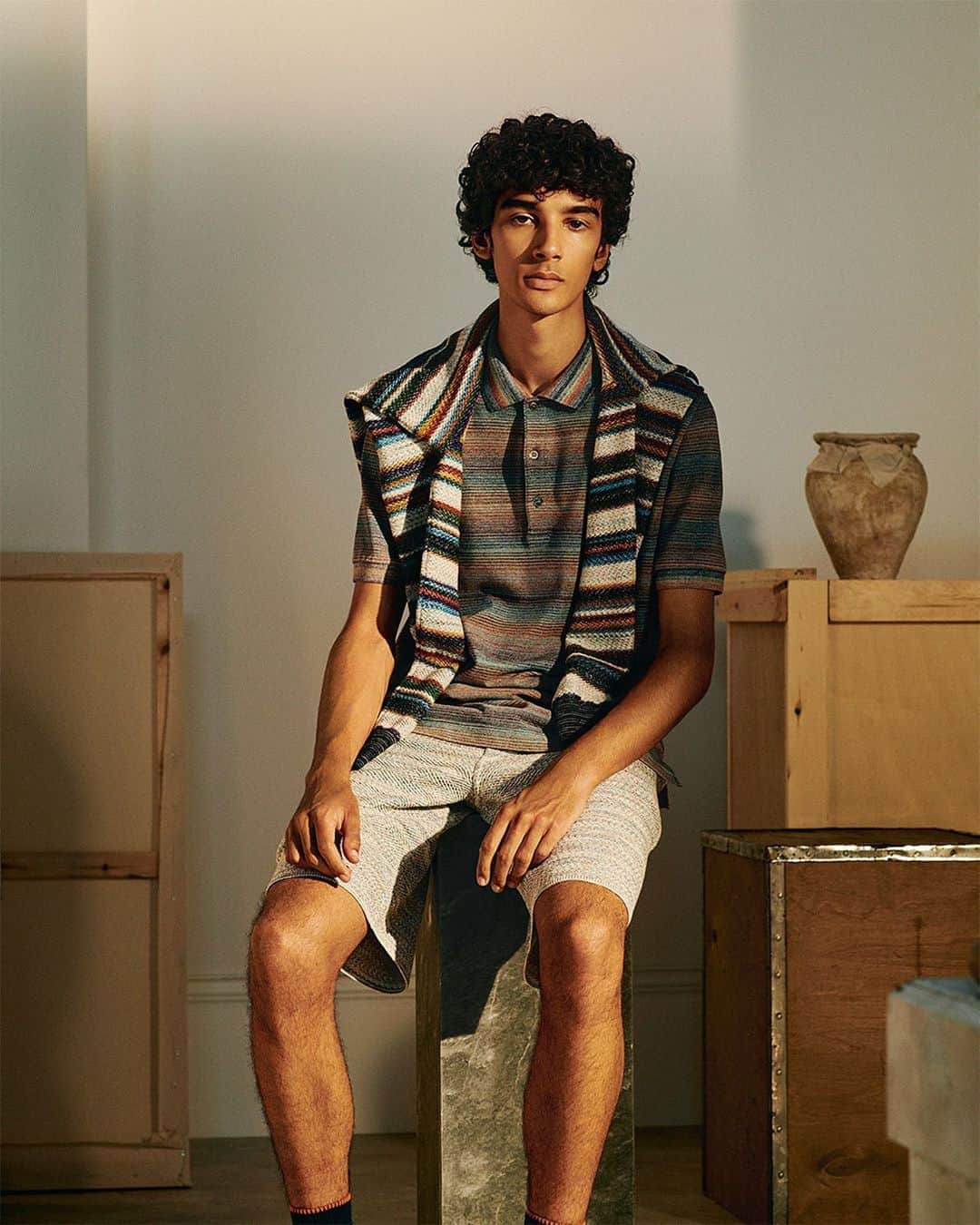 のインスタグラム：「#Missoni debuts a versatile and timeless capsule collection exclusive to noted online menswear retailer @mrporterlive : a celebration of the time-honored tenets of artisanal Italian craftsmanship and an illustrious cultural heritage that have been further solidified by the unconventional and innovative spirit of three generations of pioneering and forward-thinking Missonis. #MISSONIxMRPORTER」