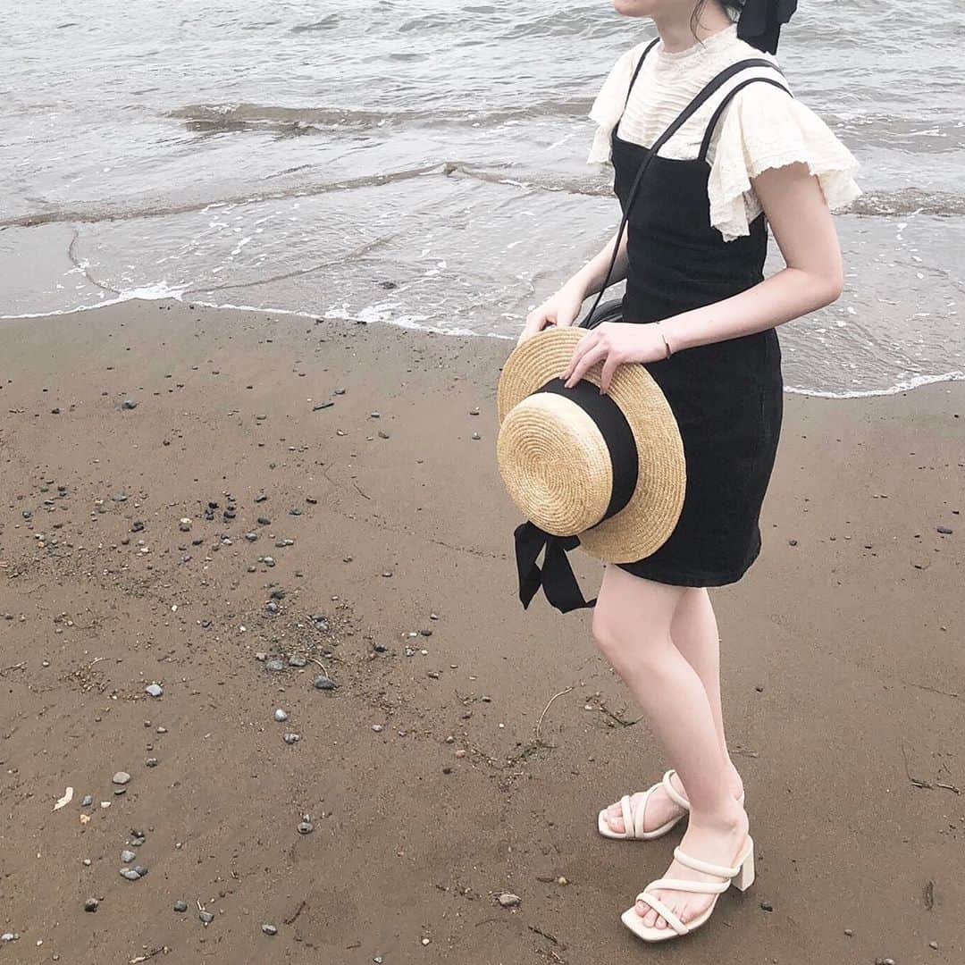 のインスタグラム：「ZARAのワンピース形がとても綺麗でお気に入り❤︎  #ザラ #ワンピース #夏コーデ #zara」