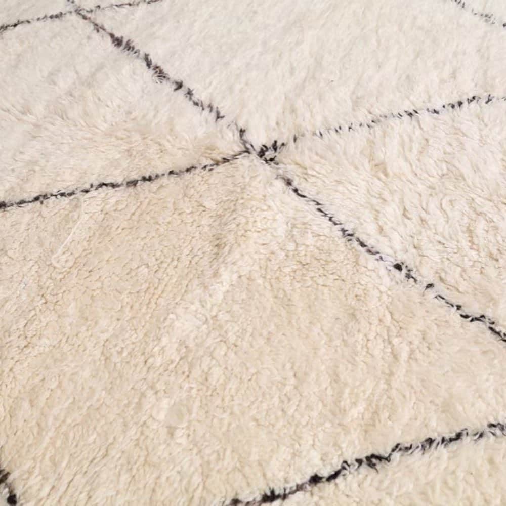 wonder_mountain_irieさんのインスタグラム写真 - (wonder_mountain_irieInstagram)「_  MOROCCAN RUG / モロッコラグ "BENI OUARAIN - ベニワレン / W169cm × H243cm BO448" ￥250,800- _ 〈online store / @digital_mountain〉 https://www.digital-mountain.net/shopdetail/000000011417/ _ 【オンラインストア#DigitalMountain へのご注文】 *24時間受付 *15時までのご注文で即日発送 *1万円以上のお買い物で送料無料 tel：084-973-8204 _ We can send your order overseas. Accepted payment method is by PayPal or credit card only. (AMEX is not accepted)  Ordering procedure details can be found here. >>http://www.digital-mountain.net/html/page56.html _ #LIGHTYEARS #ライトイヤーズ #MOROCCANRUG #モロッコラグ #BENIOUARAIN #ベニワレン #ムーリルト _ 本店：#WonderMountain  blog>> http://wm.digital-mountain.info/blog/ _ 〒720-0044  広島県福山市笠岡町4-18  JR 「#福山駅」より徒歩10分 #ワンダーマウンテン #japan #hiroshima #福山 #福山市 #尾道 #倉敷 #鞆の浦 近く _ 系列店：@hacbywondermountain _」9月21日 18時09分 - wonder_mountain_