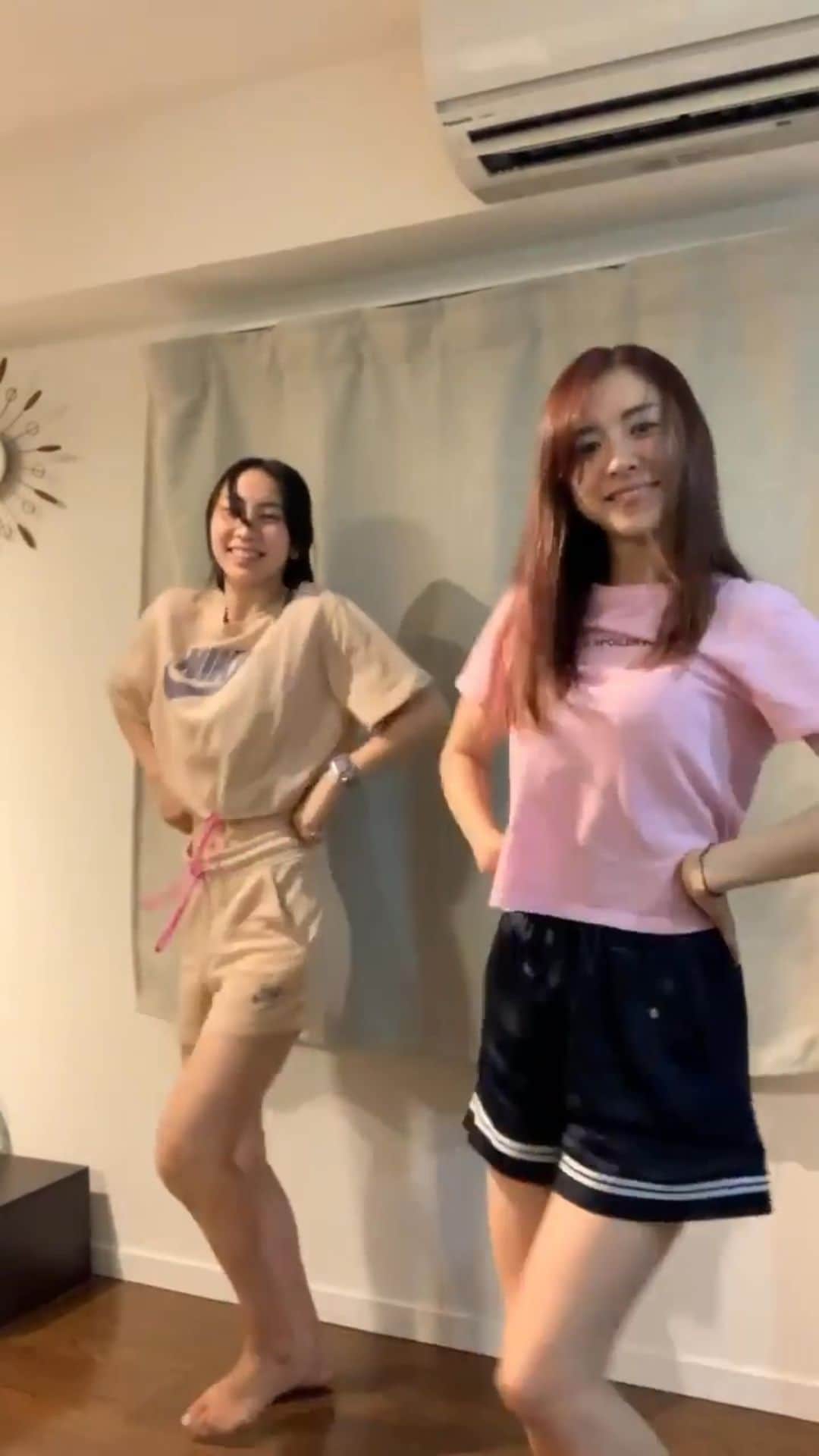 近野莉菜のインスタグラム：「槙田先生によるダンス講座💃🏻 パート② @saco_makita」