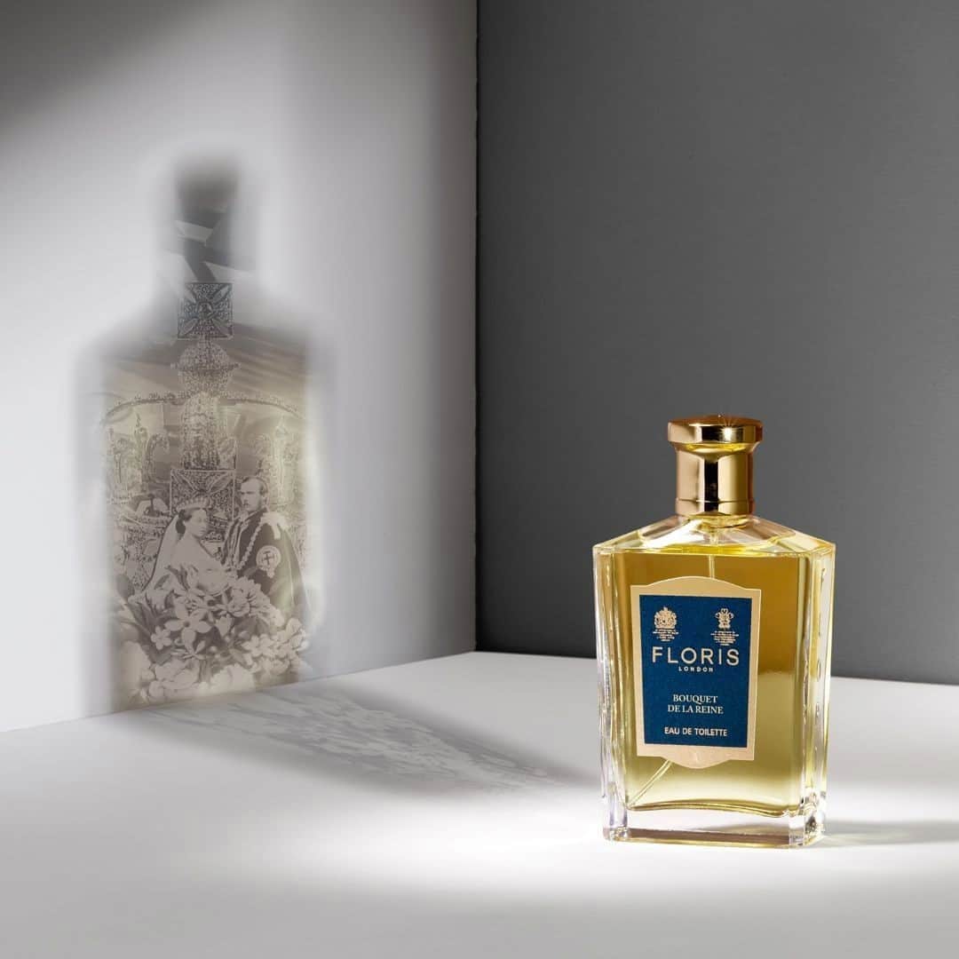 のインスタグラム：「Bouquet de La Reine – The Queen’s bouquet – was created by Mr. Floris as a wedding gift for Queen Victoria when she married Prince Albert in 1840. The fragrance was then added to the Floris repertoire in 1860. A contemporary adaptation of this perfume was created and introduced to celebrate the Golden Jubilee of Her Majesty The Queen and now maintains an iconic status within the house of Floris repertoire. ⠀ ⠀ #FlorisLondon  #Icons #290Years #BouquetDeLaReine #TheQueensBouquet #QueenVictoria #BritishPerfumery #BritishCraftsmanship #FamilyPerfumers #Perfumery #LuxuryFragrance #RoyalWarrant」