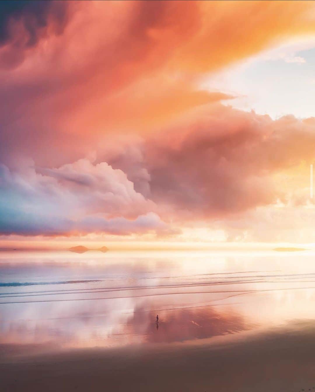 Canon Photographyさんのインスタグラム写真 - (Canon PhotographyInstagram)「Incredible cloud formations  Art // @tomnoske  Curated by @henry.nathan  #clouds #sunset #art #reflections #australia」9月21日 18時22分 - cpcollectives