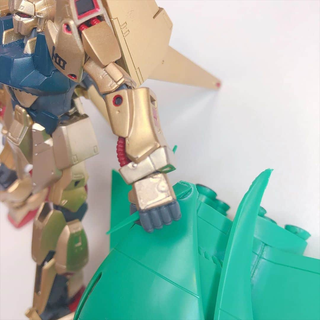 西山野園美さんのインスタグラム写真 - (西山野園美Instagram)「久々のガンプラ作り！エルメス作ったよ〜、接着剤難し過ぎたよ〜〜  小百ちゃんがエルメス虐めてるみたいにみえる」9月21日 18時35分 - nozoccho