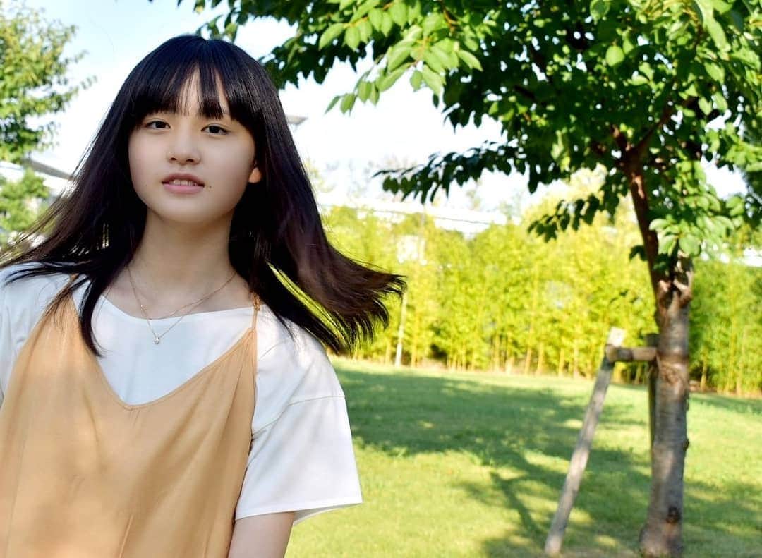 丸本凛のインスタグラム：「自分の好きな色を着ました🧡  #september#yellow#photooftheday#お散歩日和#お買い物#15歳#中3#秋の気配」