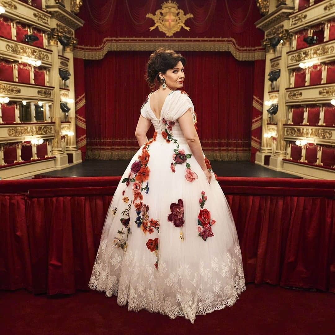 ドルチェ&ガッバーナさんのインスタグラム写真 - (ドルチェ&ガッバーナInstagram)「Dolce&Gabbana takes part in the long-awaited return of the opera to @teatroallascala.    Marina Rebeka, who plays protagonist Violetta in the world-renowned La Traviata conducted by Zubin Mehta, wears a #DolceGabbana dress.    A lasting collaboration with La Scala that confirms Dolce&Gabbana’s love for beauty and the arts.」9月21日 18時42分 - dolcegabbana
