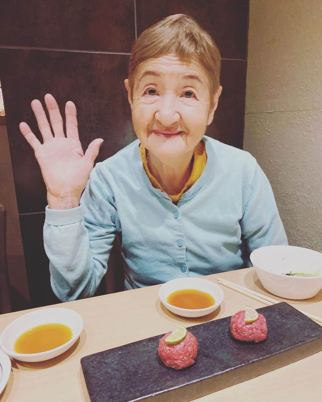 木村真野さんのインスタグラム写真 - (木村真野Instagram)「#敬老の日　#おばあちゃん　#90歳　#名古屋　#じろうや　#焼肉　#おばあちゃんはお肉が好き　#長生きしてね #感謝　@jiroya_kai」9月21日 18時50分 - mayakimura5