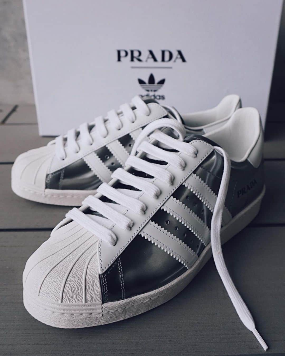 野中生萌さんのインスタグラム写真 - (野中生萌Instagram)「These shoes are just so dope🖤  @prada X @adidas #pradaforadidas #superstar #adidas #picture」9月21日 18時56分 - nonaka_miho