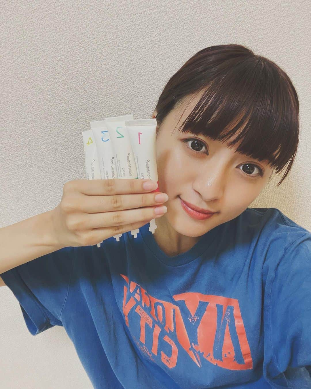 谷口萌衣子さんのインスタグラム写真 - (谷口萌衣子Instagram)「. サロンカラー後、順番に失われていく成分を補ってくれる トリートメント🏃🏻‍♀️♡  WELLAのカラーモーション+は 発色→手触り感→潤い感→ツヤを順番に補っていく4weekプログラム。 サロン帰りの髪をキープしてくれる最強ホームケアです、、！🧖🏻‍♀️🧖🏻‍♀️  という事で、今週は1番の「発色キープ」使ってみました◎ 香りも優しくて癒されます、、 来週もたのしみー♡  #カラーモーション #4ウィークプログラム #さあサロンに行こう #イルミナカラー #イルミナ #ウエラプロフェッショナル #NYNY #さあNYNYに行こう #ミスキャンパス立命館」9月21日 18時58分 - moeko_taniguchi