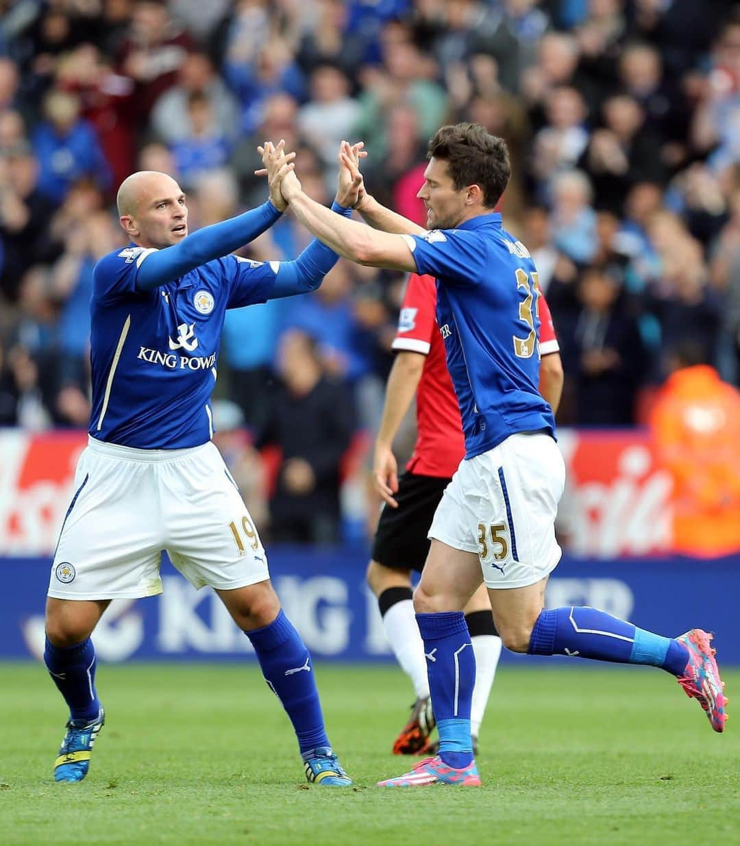 レスター・シティFCさんのインスタグラム写真 - (レスター・シティFCInstagram)「#OnThisDay in 2️⃣0️⃣1️⃣4️⃣  A special day 🦊  #lcfc 5️⃣ Man Utd 3️⃣」9月21日 19時13分 - lcfc