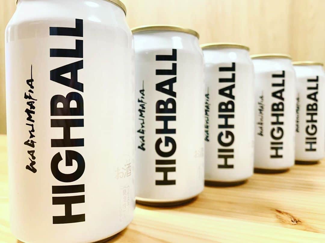 HAMADAHISATOさんのインスタグラム写真 - (HAMADAHISATOInstagram)「LADIES AND GENTS❗️WE ARE RELEASING OUR FIRST HIGHBALL CANS. GET READY TO BE INDULGE WITH OUR ONE AND ONLY JAPANESE WHISKY & SODA. AVAILABLE ONLY AT ALL WAGYUMAFIA & YAKINIKUMAFIA & MASHI NO MASHI🔥 . #wagyumafia #highball」9月21日 19時41分 - wagyumafia