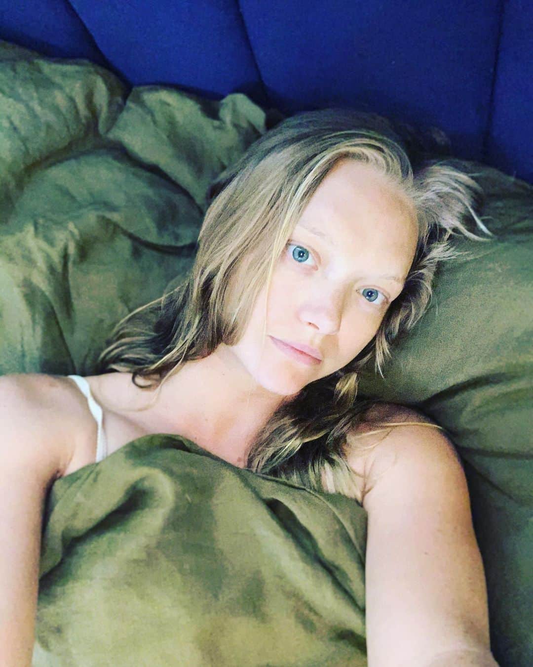 のインスタグラム：「I’ve been loving my new sheets from @towandline sent to me recently- love the colour and the linen is sooo soft!!」