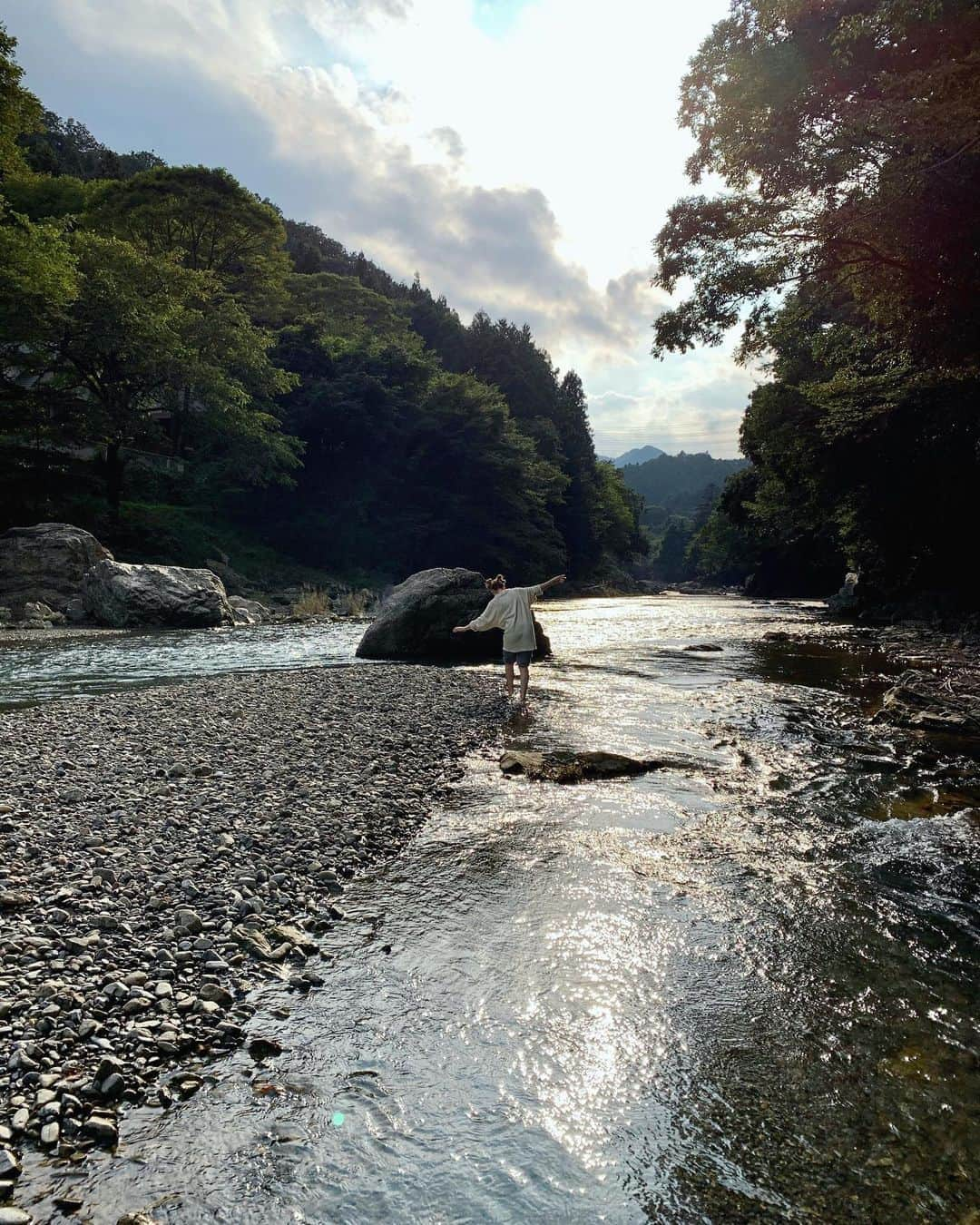 YU-U（工藤由布）さんのインスタグラム写真 - (YU-U（工藤由布）Instagram)「🌿🦆🌿🦆🌿 自然の中でのんび〜り🥱🎣 作ったお弁当を外で食べるだけで美味しく感じるのだ🤤💮 夏の終わりに水に入れてよかった🥺🌀 水辺にゴロンと昼寝して最高の癒しのデートだった☺️」9月21日 19時41分 - nyan22u22nyan