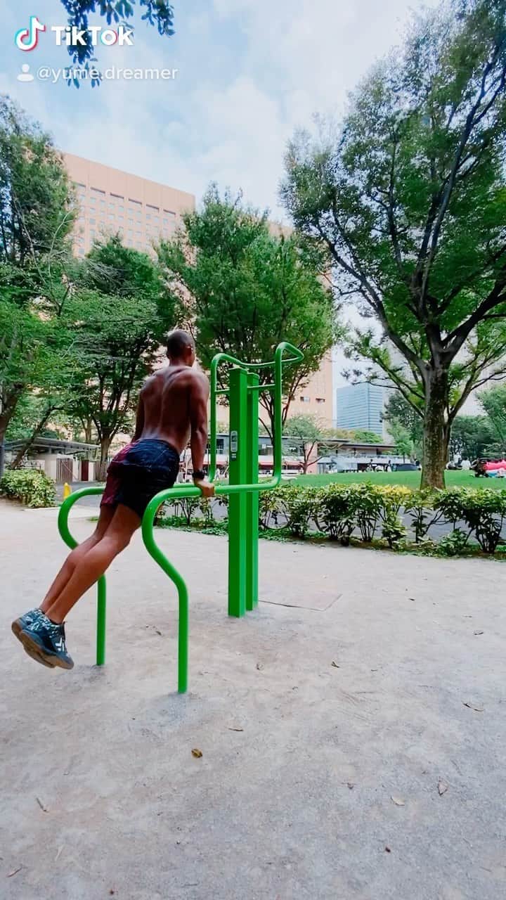 モーゼス夢のインスタグラム：「本日もコツコツとやらせて頂いてます🔥#尼崎の黒豹　#アマクロ #model #sportmodel #workout #fitness #bodymake #fashion #dream #actor #東京 #Japan #スポーツモデル #training #sport #action #筋トレ #トレーニング #life #blackwork #street」