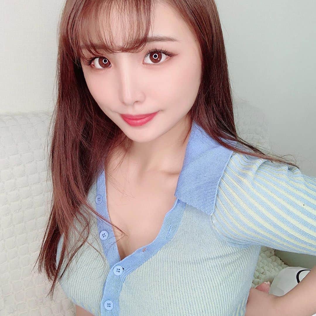 のインスタグラム：「@ace_precious1  でハイフしてきた♥️ やったあと明らかに変わってびっくり！ 私の紹介だと初回5000円らしいのでよかったら使ってね☺️  フェイスラインがグッと上がってまた再来週予約しちゃった🤤♡  #大阪ハイフ#ハイフエステ#ハイフ」