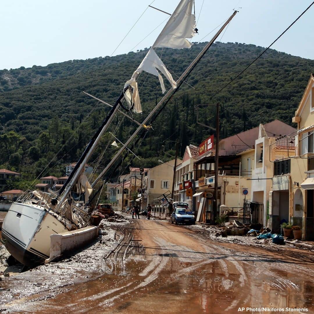 ABC Newsさんのインスタグラム写真 - (ABC NewsInstagram)「Yachts are pushed ashore after a storm hit the village of Agia Efimia, on the Ionian island of Kefalonia, western Greece. #storm #weather #yachts #greece」9月21日 20時12分 - abcnews