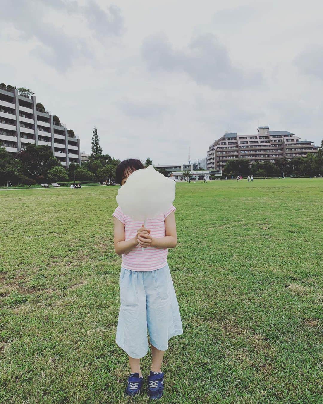 五月女ケイ子のインスタグラム：「綿菓子レモネード味」