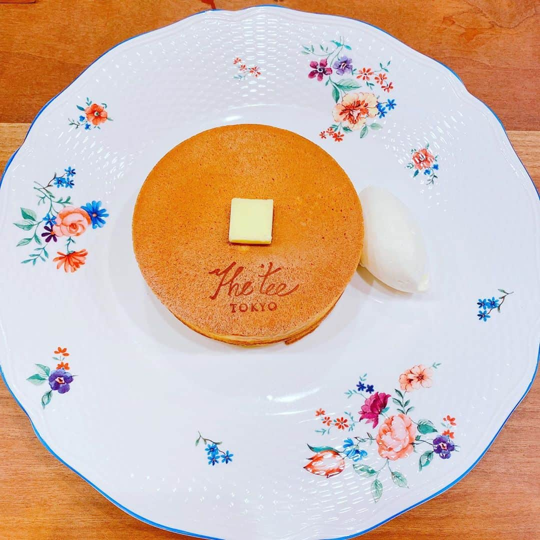 湯浅かえでのインスタグラム：「は〜癒された〜🥞☕️  #theteatokyo  #mlesnatea」