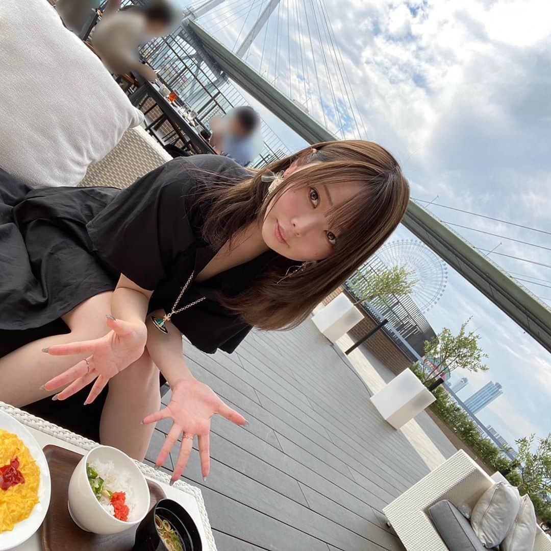 柳葉ころんさんのインスタグラム写真 - (柳葉ころんInstagram)「究極の朝ごはん。 朝食はバイキング！ 晴れていたのでテラス席を利用しました♡ 最高に気持ちよかったし このテラス朝ごはんの為に泊りに来たいくらい。 次の大阪も絶対利用します🥺♡  #大阪 #リーベルホテルアットユニバーサルスタジオジャパン  #USJ #リーベルホテル  #osaka  #ホテル #japanesehotel  #hotel #朝食 #bleakfast  #朝ごはん」9月21日 20時17分 - koronsuiclinic