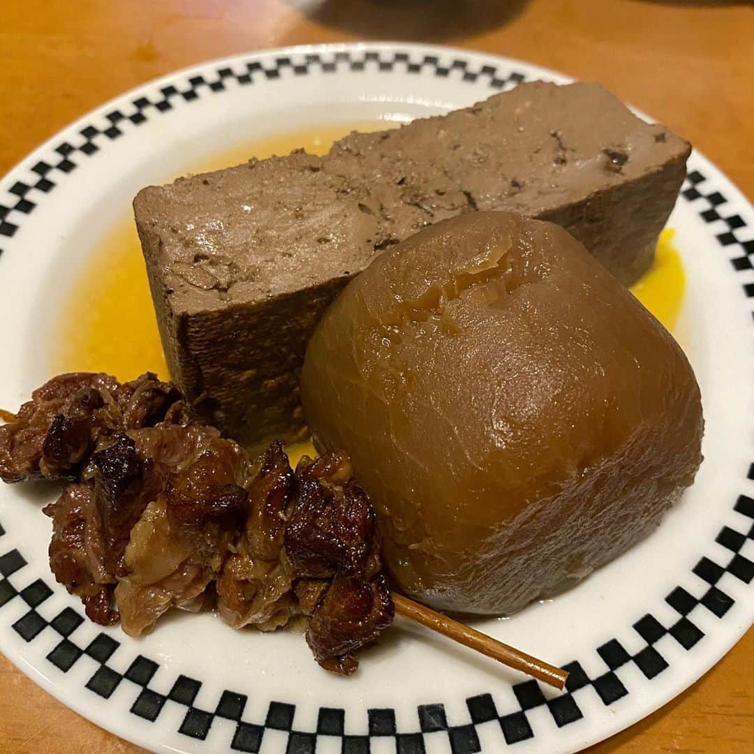栗原友さんのインスタグラム写真 - (栗原友Instagram)「いやー、夜食べる焼き飯は美味しいな！てことで1週間旅行終了です。さっき体重測ったら5キロ増えてました。」9月21日 20時29分 - kuri__tomo