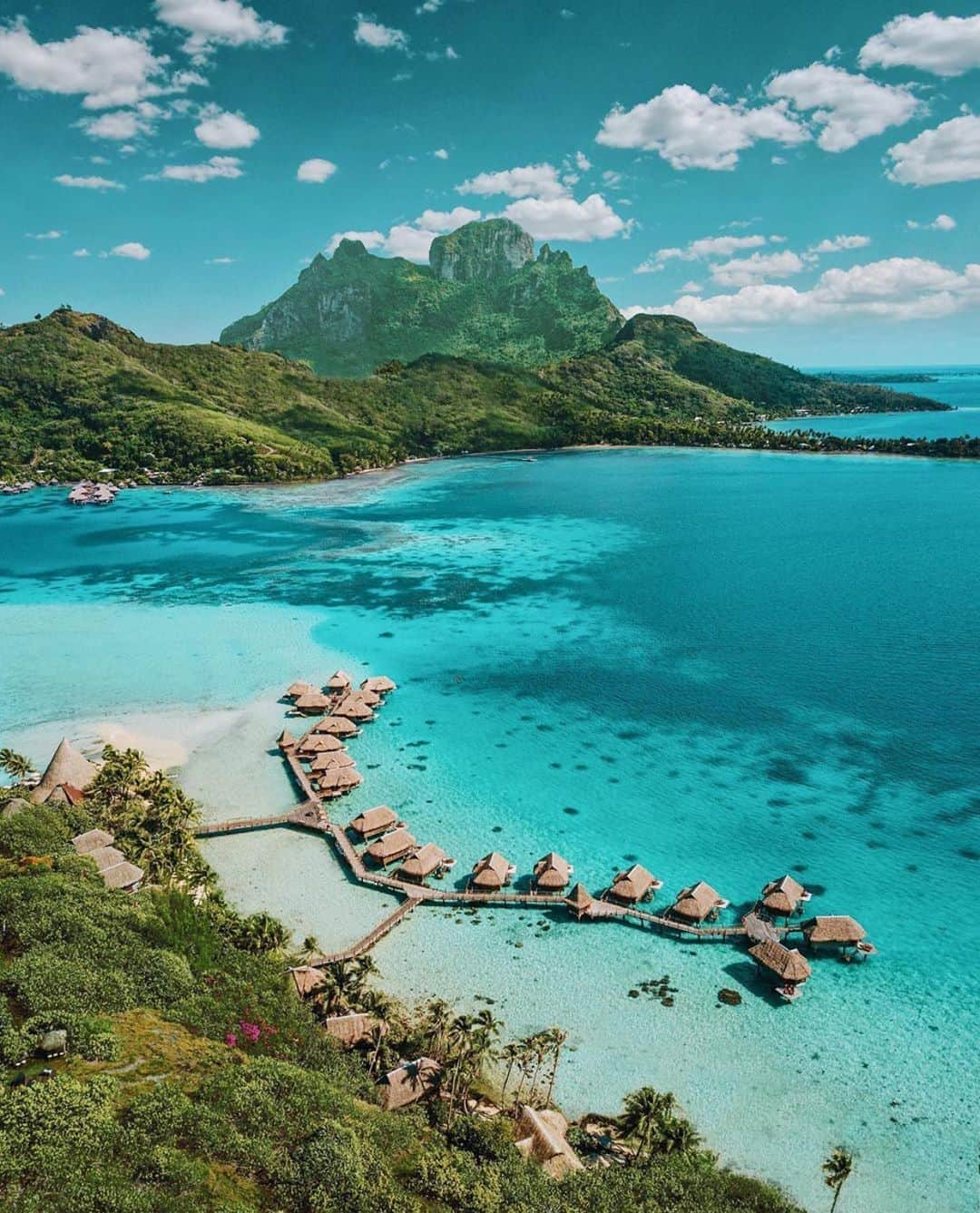 Canon Photographyさんのインスタグラム写真 - (Canon PhotographyInstagram)「Dreaming of Bora Bora  Photography // @alexpreview  Curated by @henry.nathan  #southpacific #borabora #ocean #paradise #bluewater」9月21日 20時30分 - cpcollectives