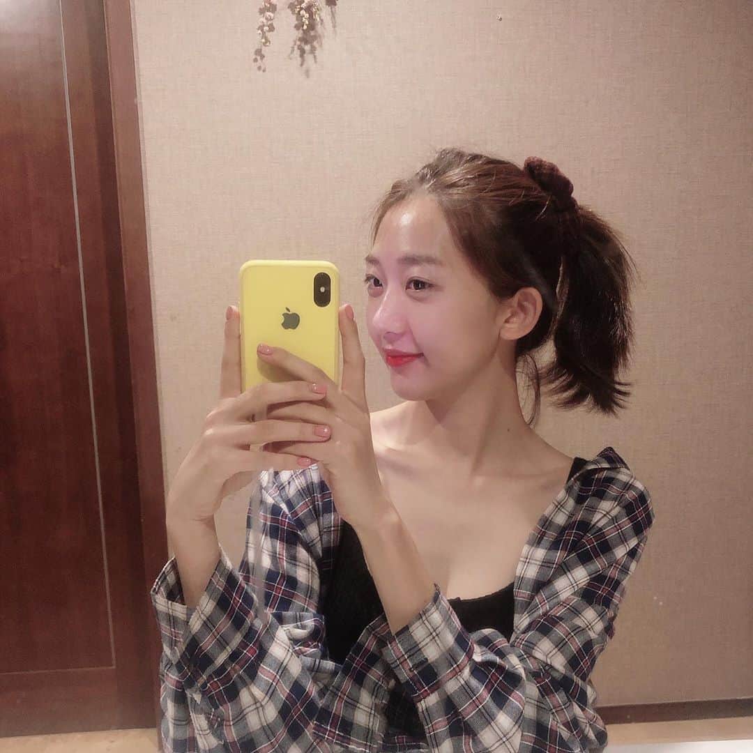 のインスタグラム：「머리 마이 길렀지롱~~~💗」