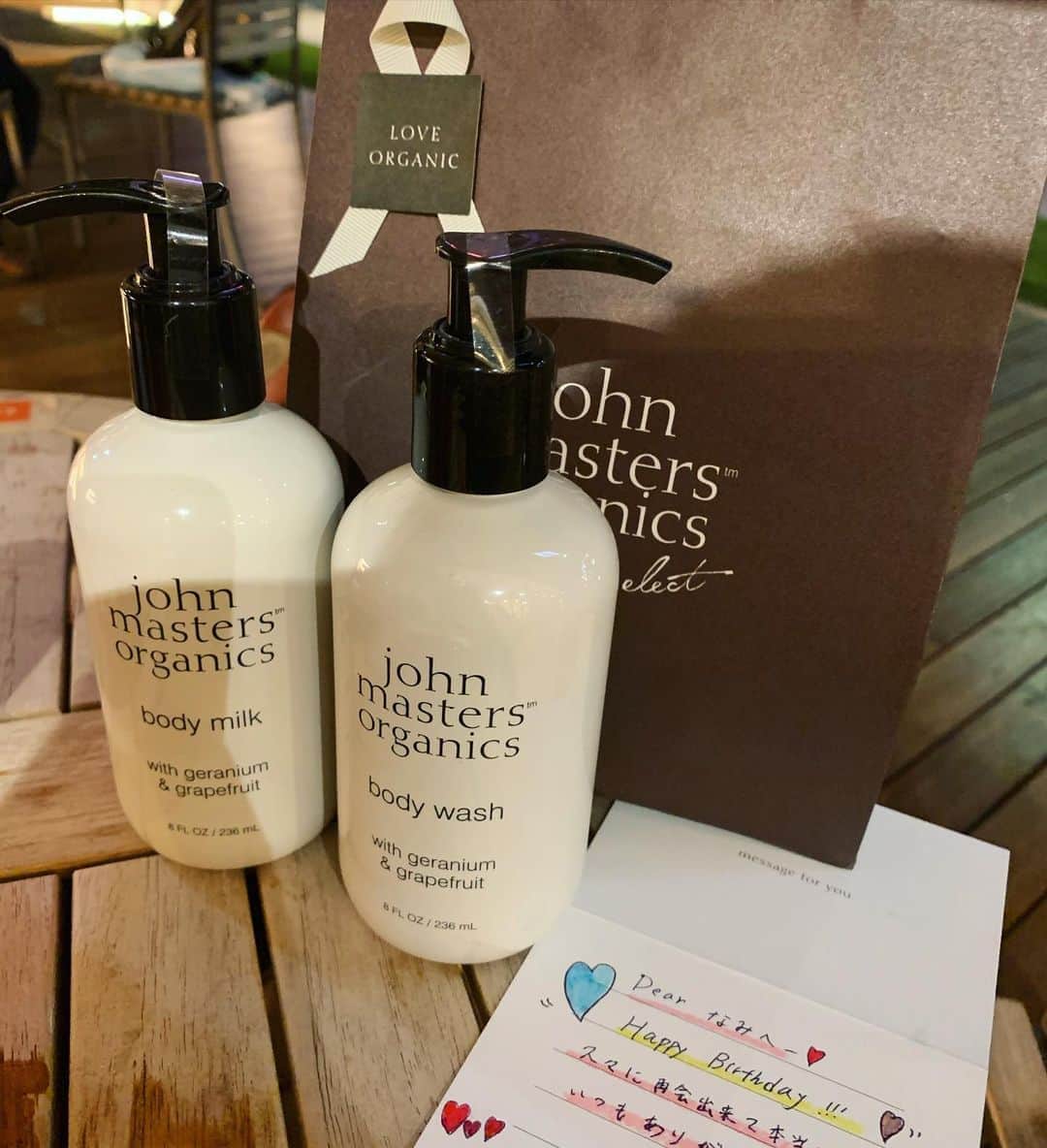 のインスタグラム：「まろちゃま、素敵なお祝いありがとう〜☺️✨  #jonmastersorganics」
