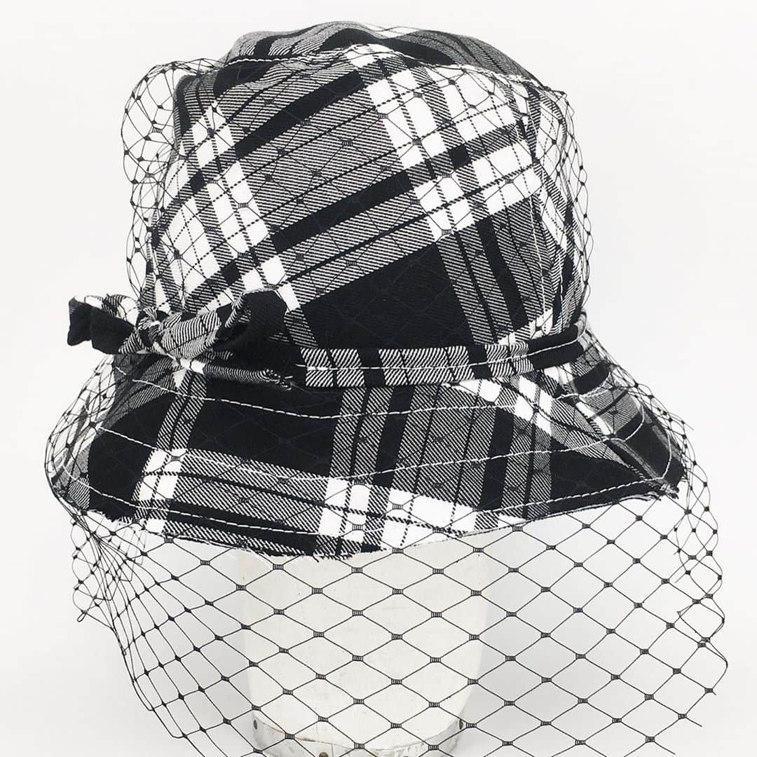 バーンストックスピアーズさんのインスタグラム写真 - (バーンストックスピアーズInstagram)「These tartan hats!Thelma wears a Tartan Bucket hat with a camouflage jacket.   Don’t forget to use the code SEPTEMBER When you shop on our website for a 30% discount on all styles. .. Click on the link in the bio to have a look.」9月21日 20時45分 - bernstockspeirs