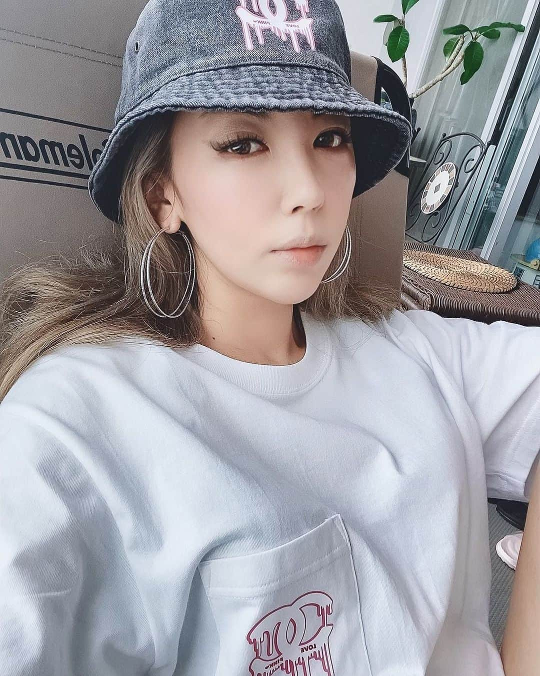 詩音のインスタグラム：「🧢👚 @pink.store037  デザイン可愛いくて色違いも検討中🤔」