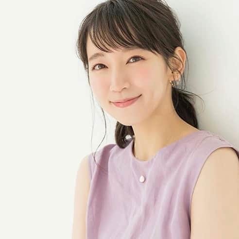 吉岡里帆 　ファンアカウントのインスタグラム：「🍇 #吉岡里帆 #rihoyoshioka」