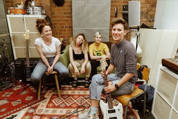 アンダーグラウンドのインスタグラム：「Proudly punk and created by self-described feminist activists, Dream Nails’ tracks are fuelled by political awareness and pop-punk tendencies. Recently released their new single 'This Is The Summer', it appears at first to be a feel-good hit about having drinks and sunbathing, though it is really a response to the dire straits our climate is in. ⁠ ⁠ (📸: Marieke Macklon)⁠ ⁠ Read more about our favourite new singles in 2020 on our blog, link in bio.⁠」