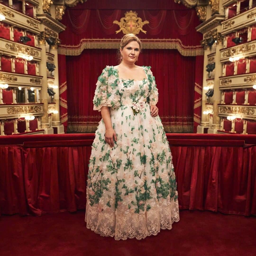 ドルチェ&ガッバーナさんのインスタグラム写真 - (ドルチェ&ガッバーナInstagram)「Dolce&Gabbana takes part in the long-awaited return of the opera to @teatroallascala.   Chiara Isotton, who plays protagonist Flora in the world-renowned La Traviata conducted by Zubin Mehta, wears a #DolceGabbana dress.    A lasting collaboration with La Scala that confirms Dolce&Gabbana’s love for beauty and the arts.」9月21日 21時00分 - dolcegabbana