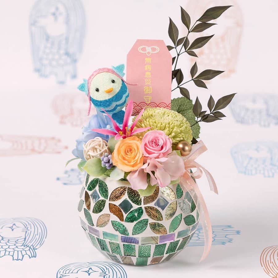 ochikeronさんのインスタグラム写真 - (ochikeronInstagram)「Respect for the Aged Day Holiday in Japan. I sent this cute #amabie flowers to my grandma 🥰💖 Stay safe 👍🏻👍🏻👍🏻」9月21日 21時07分 - ochikeron