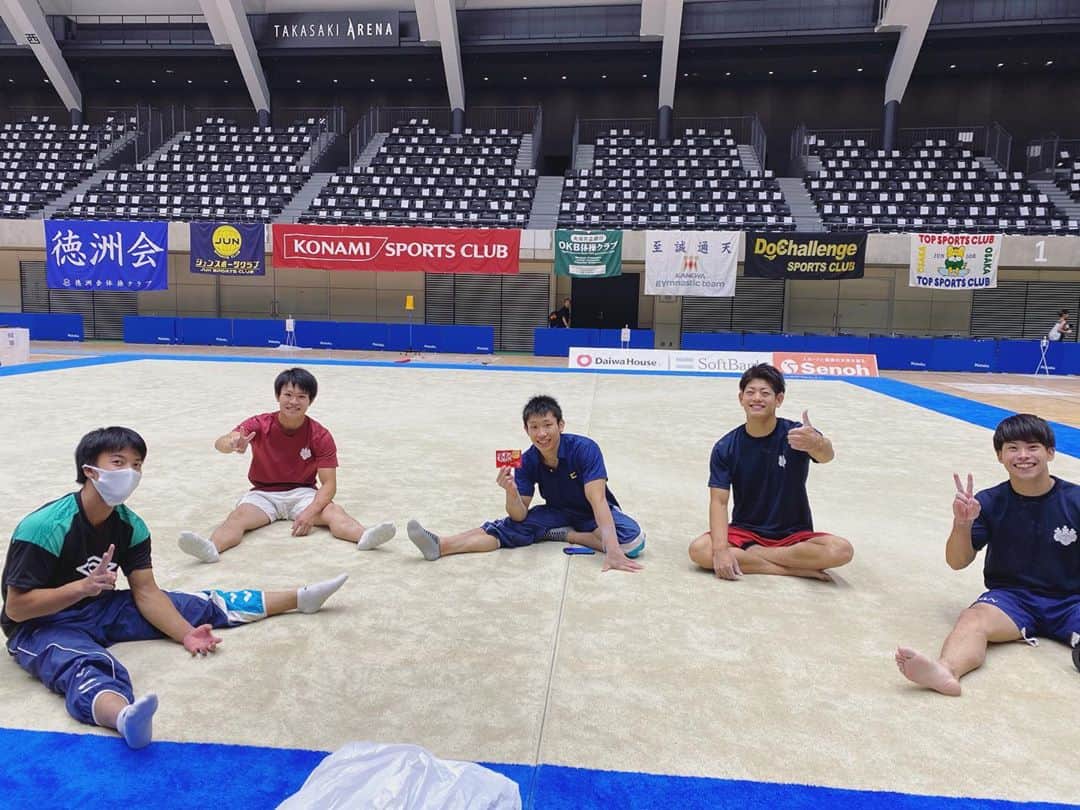 宮地秀享のインスタグラム：「1ヶ月ちょっとの間 ハードな練習を提案した僕についてきてくれた選手達 5人揃って出られることにまずは喜びを感じてます😁  怪我なく楽しく その上結果を残す  12月の全日本選手権の鉄棒に向けた土台の試合のつもりだったけど、今の気持ちはここで人生で1番の試合をすること  茗渓クラブ強さをみんなで見せましょう😊 応援よろしくお願いします！」