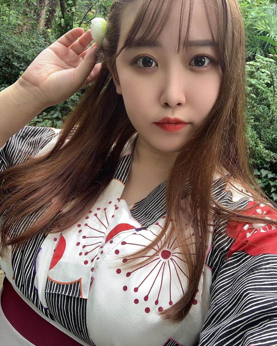 伊波まりやのインスタグラム：「今日さやさんと撮影会でした〜☺️ . 浴衣着たの今年2回目です！ . 楽しかったなぁ☺️ 来てくださった方ありがとうございました！！ . . #浴衣 #yukata #夏  #グラドル自画撮り部 #グラビア #グラビアアイドル #グラドル #ビキニ #水着 #モノキニ #撮影会 #ポートレート #撮影 #セルカ #自撮り #selfie #followme #japanesegirl  #kawaii #셀카 #셀스타그램 #셀피 #disney #tokyodisneyland #gravure #asiangirls」