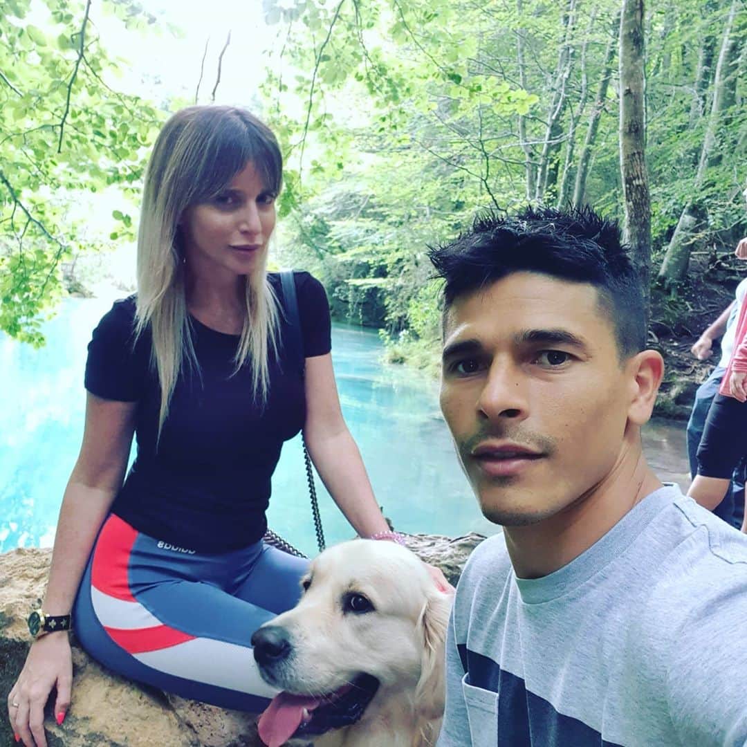 ファクンド・ロンカリアのインスタグラム：「Salio caminata 🚶🏽‍♂️😁😁」