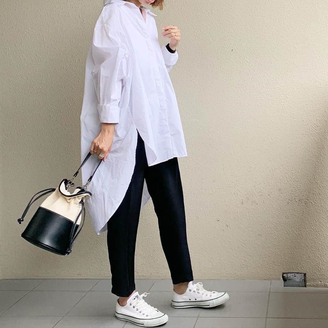 のインスタグラム：「・ 2020.9.21 ・ 今日のじゃなくて 載せれてなかったやつ。 上下ZARAのコーデ♡ 今日なんか無駄に枚数多い😂 ・ ・ 今日無事 七五三の写真撮影できた😊 初めは人見知り&緊張で 無な感じの表情やったけど スタッフの方たちのお陰で 笑顔の写真がいっぱい撮れた🥺❤️ 出来上がりが楽しみすぎる🥰 ・ ・  #zara#ザラ #converse#コンバース　 ・」