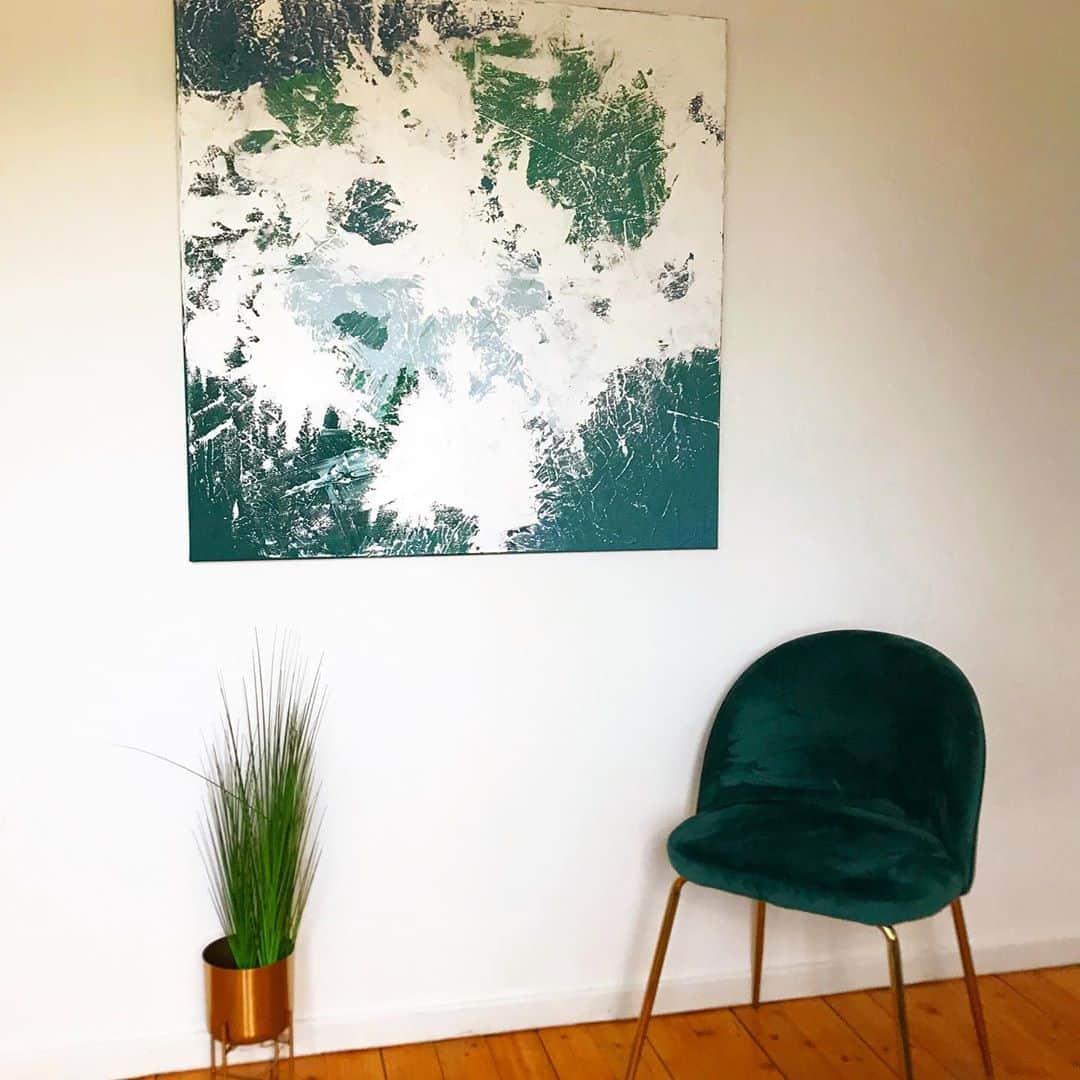 チップ＆ペッパーのインスタグラム：「Abstract painting on canvas  . . . . . .  #abstractart #art #canvas #canvaspainting #largecanvasart #abstractpainting #design #minimalism #coolart #painting #color #largeart #artist #artistsoninstagram #abstractartwork」