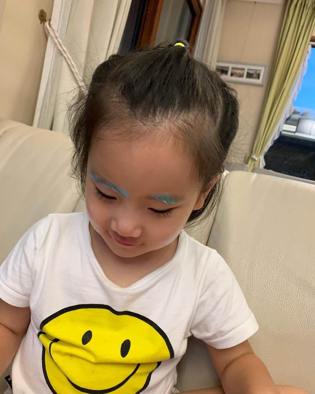 チェ・ジョンユンのインスタグラム：「#메이크업 멋있다」
