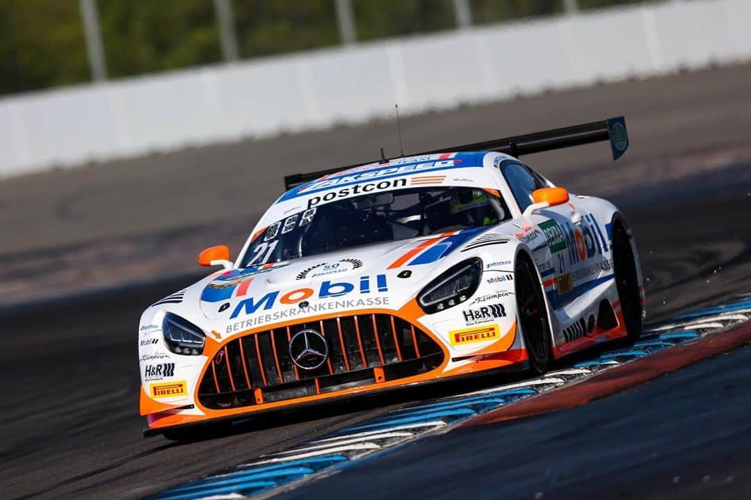 Mercedes AMGさんのインスタグラム写真 - (Mercedes AMGInstagram)「It was a tough challenge for our Mercedes-AMG Customer Racing Teams in the ADAC GT Masters last weekend. After two top ten results on Saturday (P6 and P9), our six Mercedes-AMG GT3s crossed the finish line in fourth, seventh and ninth place on Sunday. Two more cars made it into the points in the second race as well. Thanks to @htpmotorsport / @winwardracing, @schuetzmotorsport, @toksportwrt and @zakspeed and see you at @sachsenring_official from 2-4 October for the next round of the ADAC GT Masters. #MercedesAMG #AMGGT3 #MercedesAMGMotorsport #10YearsAMGCustomerRacing #GTMasters」9月21日 22時02分 - mercedesamg
