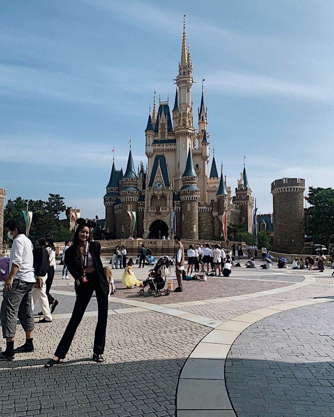 のインスタグラム：「夢の国🐭🤍」